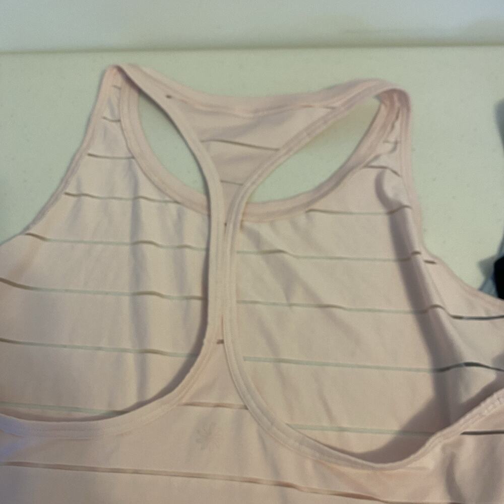 Women's XL Athleta Sleeveless Tank Tops Running Activewear Workout Gym Lot Of 3 - Picture 9 of 11